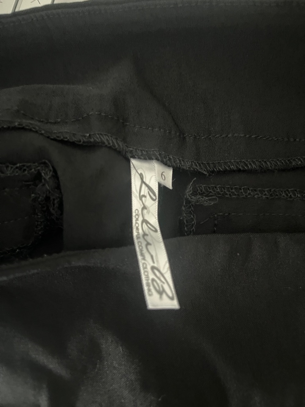 Lulu-B Black Scalloped Hem Mini Skirt - Picture 2 of 9